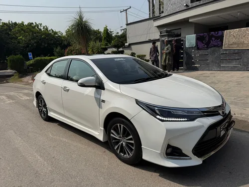 Toyota Corolla Altis Grande CVT-i 1.8 2020