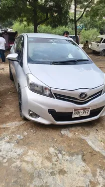 Toyota Vitz F 1.0 2011