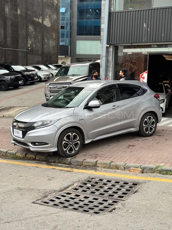Honda Vezel 2016 for Sale in Islamabad Image-1