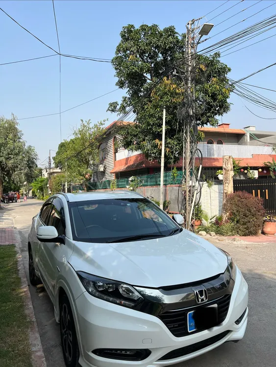 Honda Vezel 2016 for Sale in Islamabad Honda Vezel 2016 for Sale in Islamabad Image-1