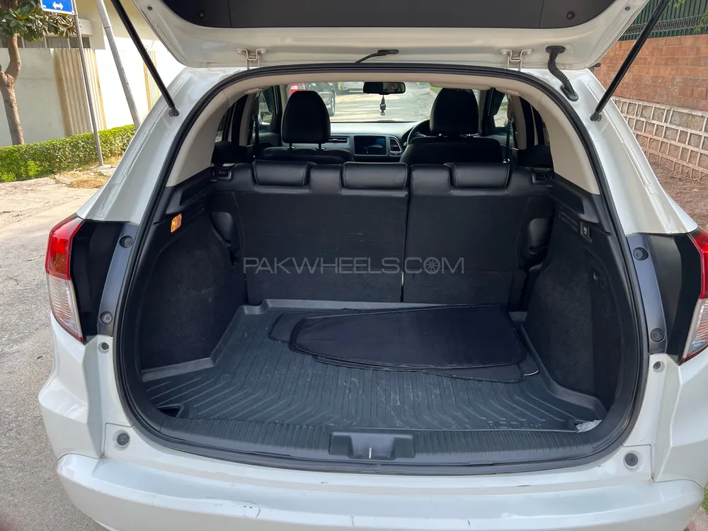 Honda Vezel 2016 for Sale in Islamabad Honda Vezel 2016 for Sale in Islamabad Image-12