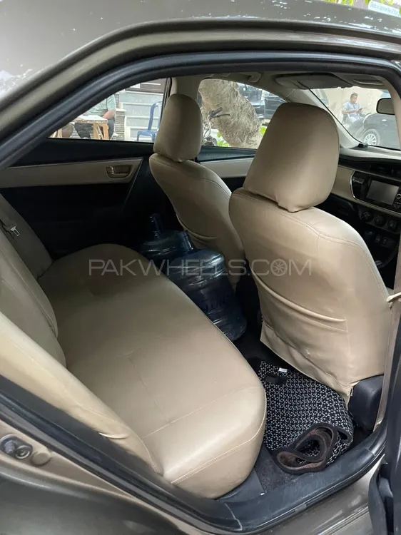 Toyota Corolla 2015 for Sale in Karachi Image-1