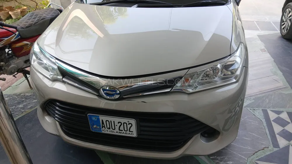 Toyota Corolla Axio 2016 for Sale in Mardan Image-1