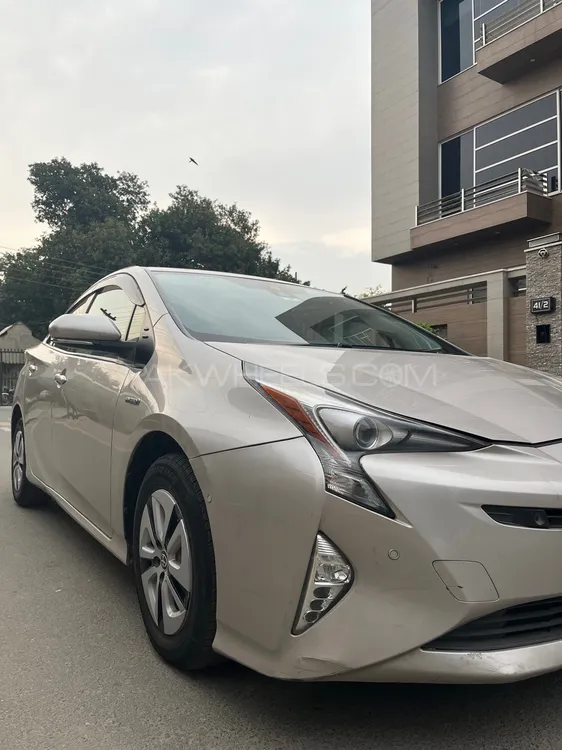 Toyota Prius 2016 for Sale in Faisalabad Image-1