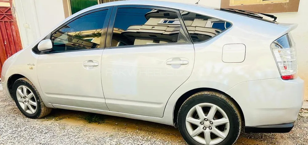 Toyota Prius 2008 for Sale in Islamabad Image-1