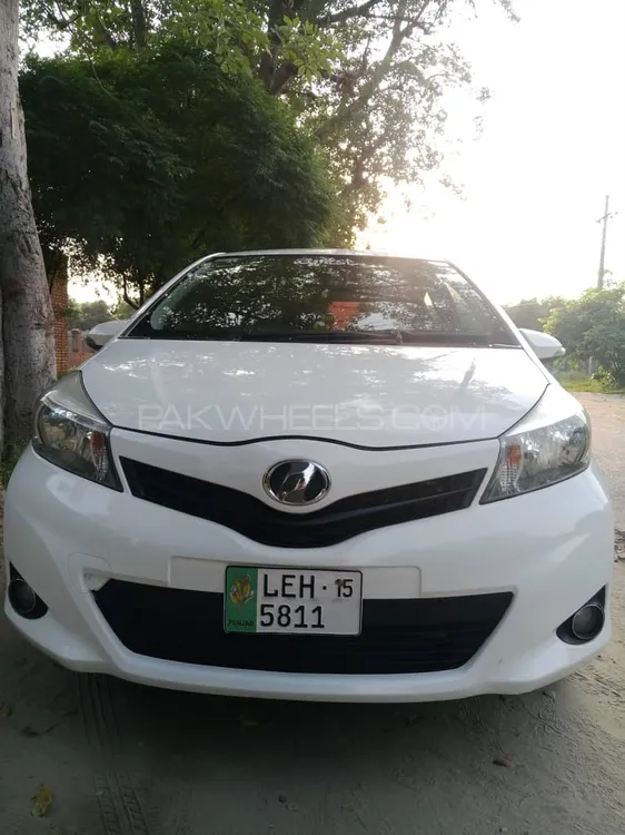 Toyota Vitz 2015 for Sale in Bhakkar Image-1