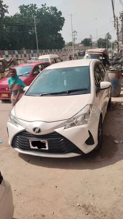 Toyota Vitz 2017 for Sale in Karachi Image-1