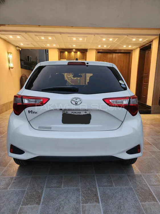 Toyota Vitz 2017 for Sale in Lahore Image-1