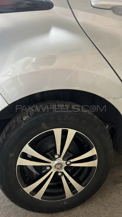 Toyota Yaris Hatchback 2024 for Sale in Sialkot Toyota Yaris Hatchback 2024 for Sale in Sialkot Image-5