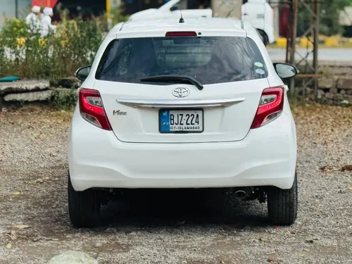 Toyota Vitz F 1.0 2014