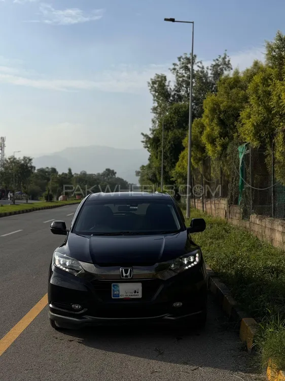 Honda Vezel 2016 for Sale in Islamabad Image-1