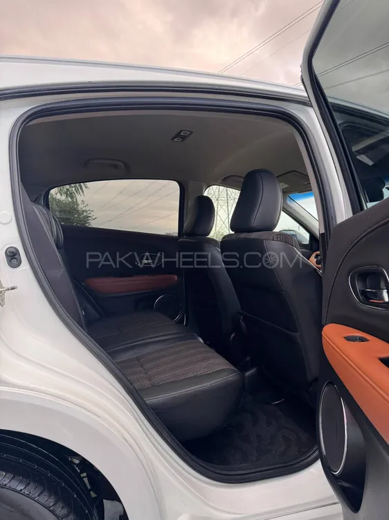 Honda Vezel 2015 for Sale in Islamabad Honda Vezel 2015 for Sale in Islamabad Image-9