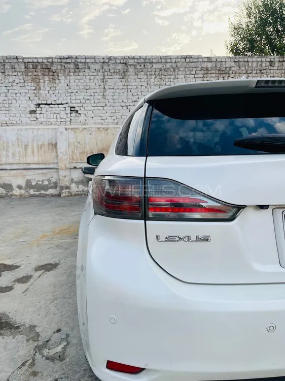 Lexus CT200h 2011 for Sale in Rawalpindi Lexus CT200h 2011 for Sale in Rawalpindi Image-1