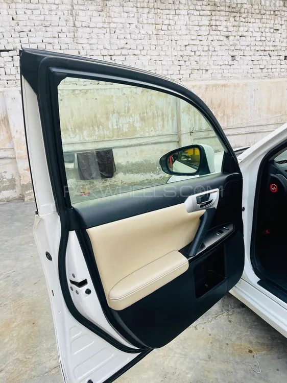 Lexus CT200h 2011 for Sale in Rawalpindi Lexus CT200h 2011 for Sale in Rawalpindi Image-7