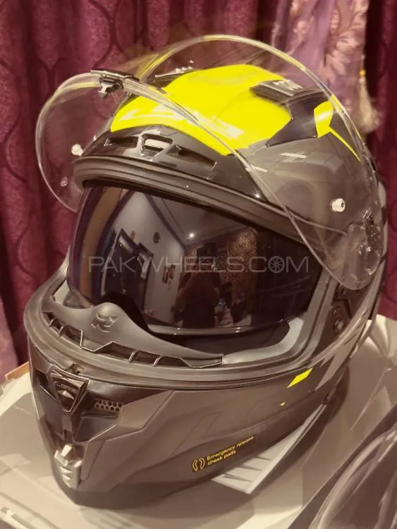 LS2 FF327 Challenger Image-1