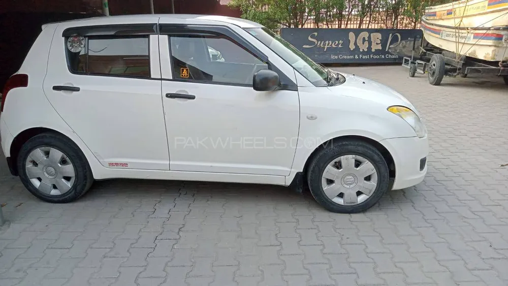 سوزوکی سوئفٹ 2015 for Sale in منڈی بہاؤ الدین سوزوکی سوئفٹ 2015 for Sale in منڈی بہاؤ الدین Image-2