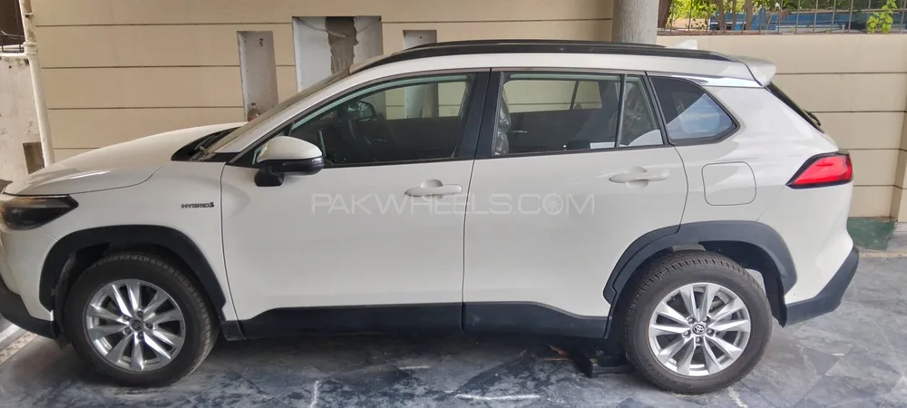 Toyota Corolla Cross 2024 for Sale in Lahore Toyota Corolla Cross 2024 for Sale in Lahore Image-1