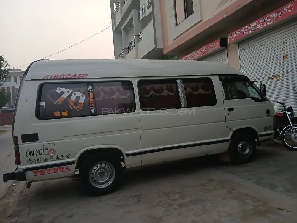 Toyota Hiace 1985 for Sale in Burewala Toyota Hiace 1985 for Sale in Burewala Image-3