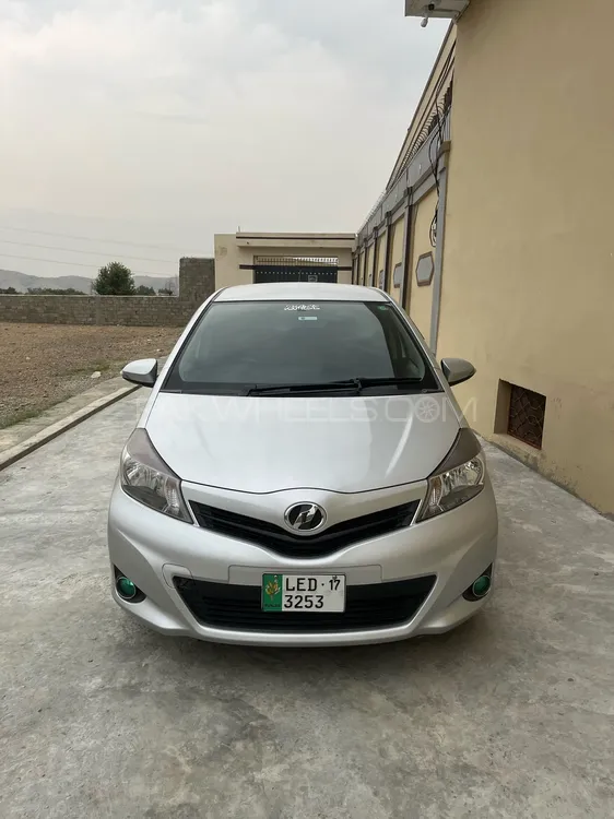 Toyota Vitz 2013 for Sale in Akora khattak Image-1