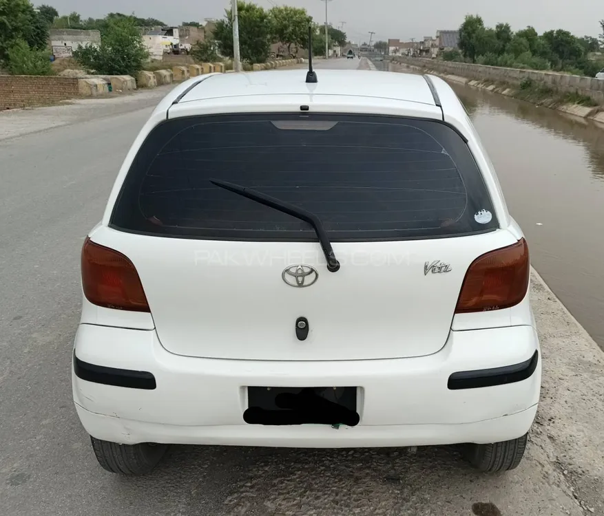 Toyota Vitz 2004 for Sale in Peshawar Image-1