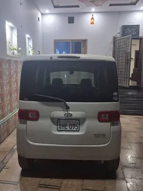 Daihatsu Tanto 2011
