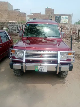 Mitsubishi Pajero Exceed 2.5D 1989