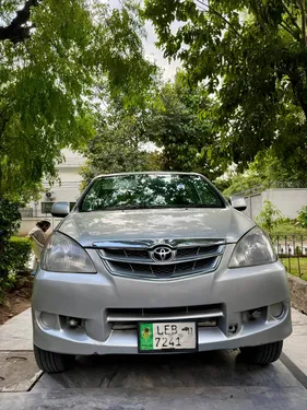Toyota Avanza Standard 1.5 2011