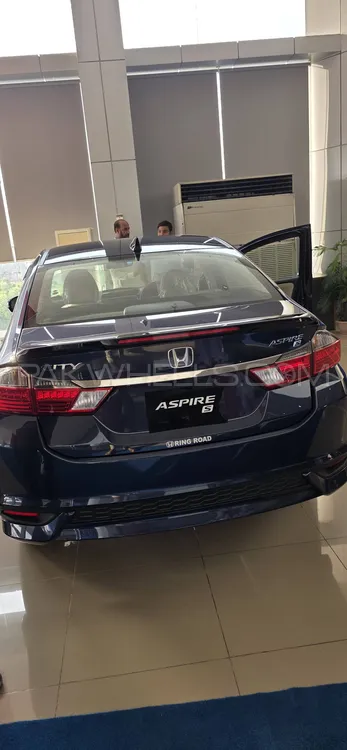 Honda City 2025 for Sale in Lahore Image-1