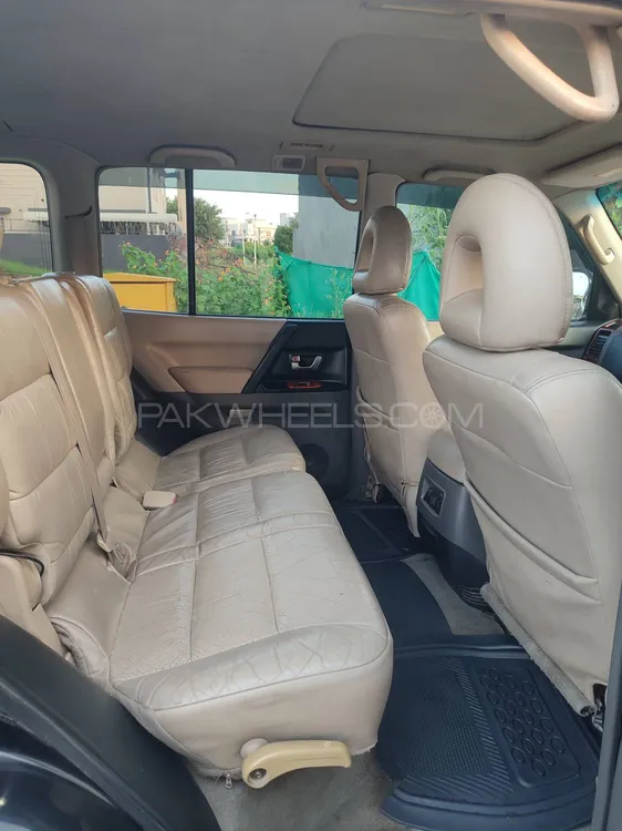 Mitsubishi Pajero 2002 for Sale in Islamabad Mitsubishi Pajero 2002 for Sale in Islamabad Image-3