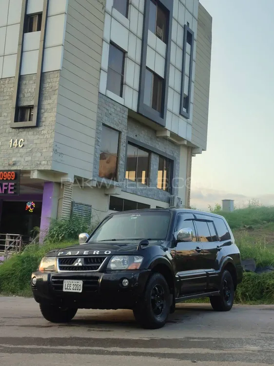 Mitsubishi Pajero 2002 for Sale in Islamabad Mitsubishi Pajero 2002 for Sale in Islamabad Image-4