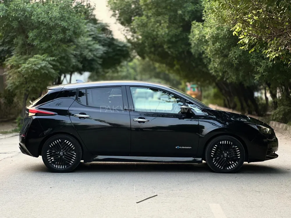 Nissan Leaf 2022 for Sale in Lahore Nissan Leaf 2022 for Sale in Lahore Image-8