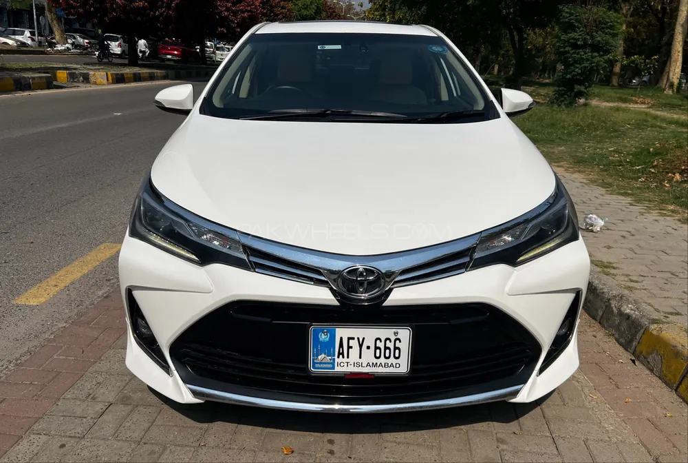 Toyota Corolla 2017 for Sale in Islamabad Image-1