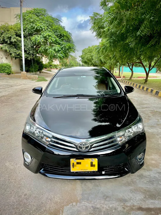 Toyota Corolla 2015 for Sale in Karachi Image-1
