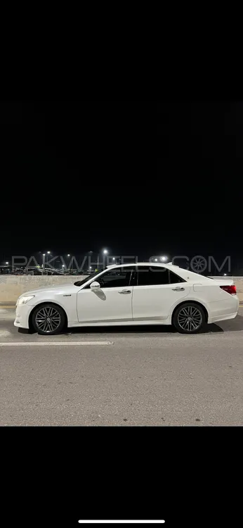 Toyota Crown 2013 for Sale in Peshawar Image-1