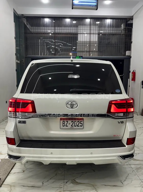 Toyota Land Cruiser 2017 for Sale in Karachi Toyota Land Cruiser 2017 for Sale in Karachi Image-6