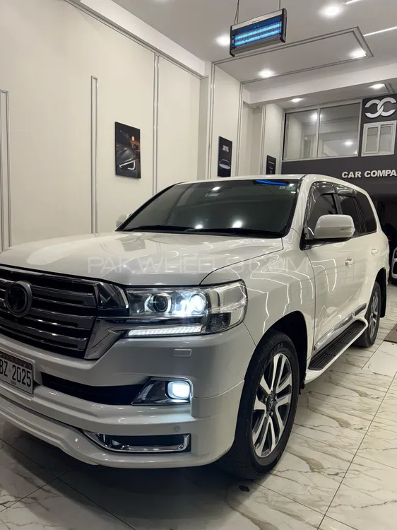 Toyota Land Cruiser 2017 for Sale in Karachi Toyota Land Cruiser 2017 for Sale in Karachi Image-3