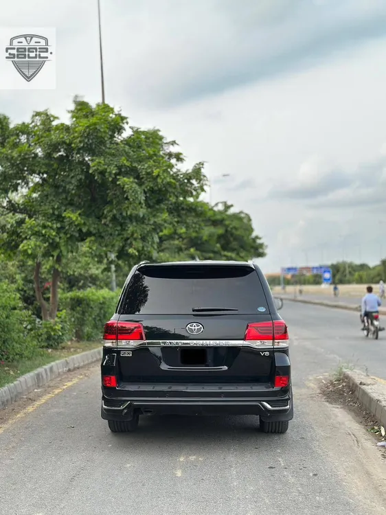 Toyota Land Cruiser 2015 for Sale in Lahore Toyota Land Cruiser 2015 for Sale in Lahore Image-4