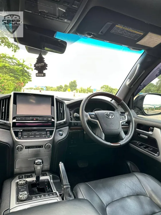 Toyota Land Cruiser 2015 for Sale in Lahore Toyota Land Cruiser 2015 for Sale in Lahore Image-8