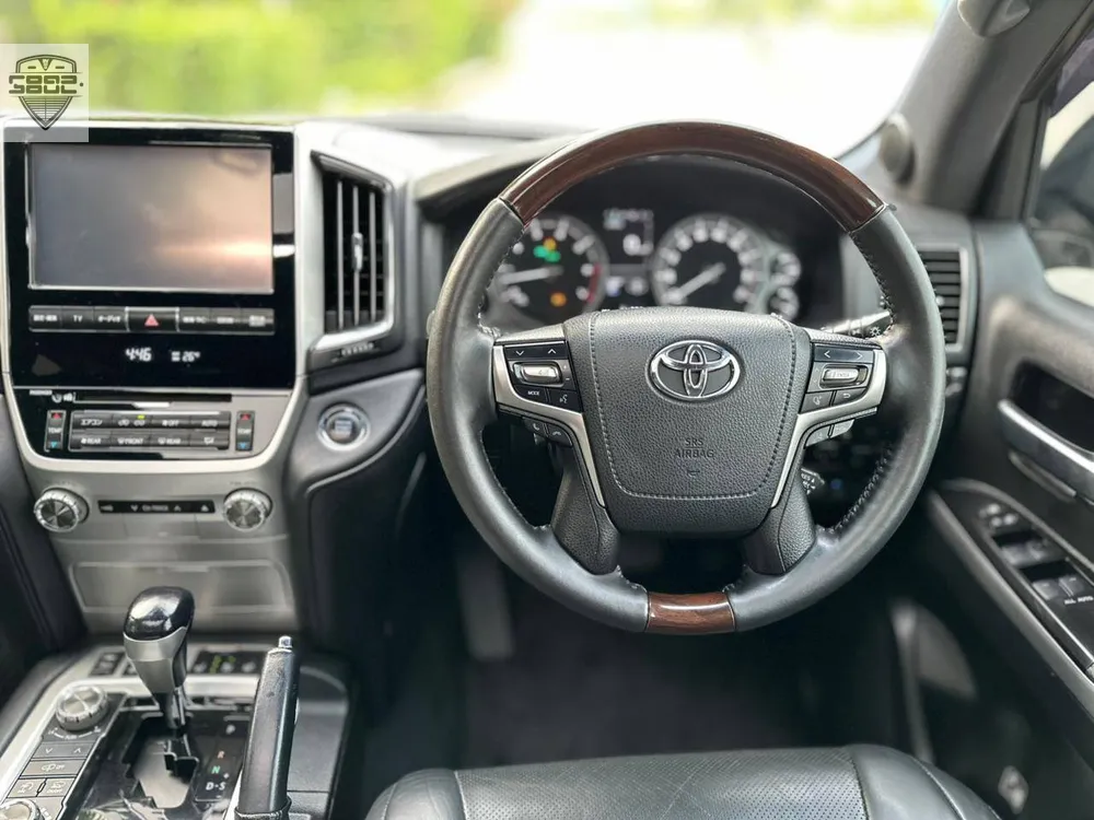 Toyota Land Cruiser 2015 for Sale in Lahore Toyota Land Cruiser 2015 for Sale in Lahore Image-9