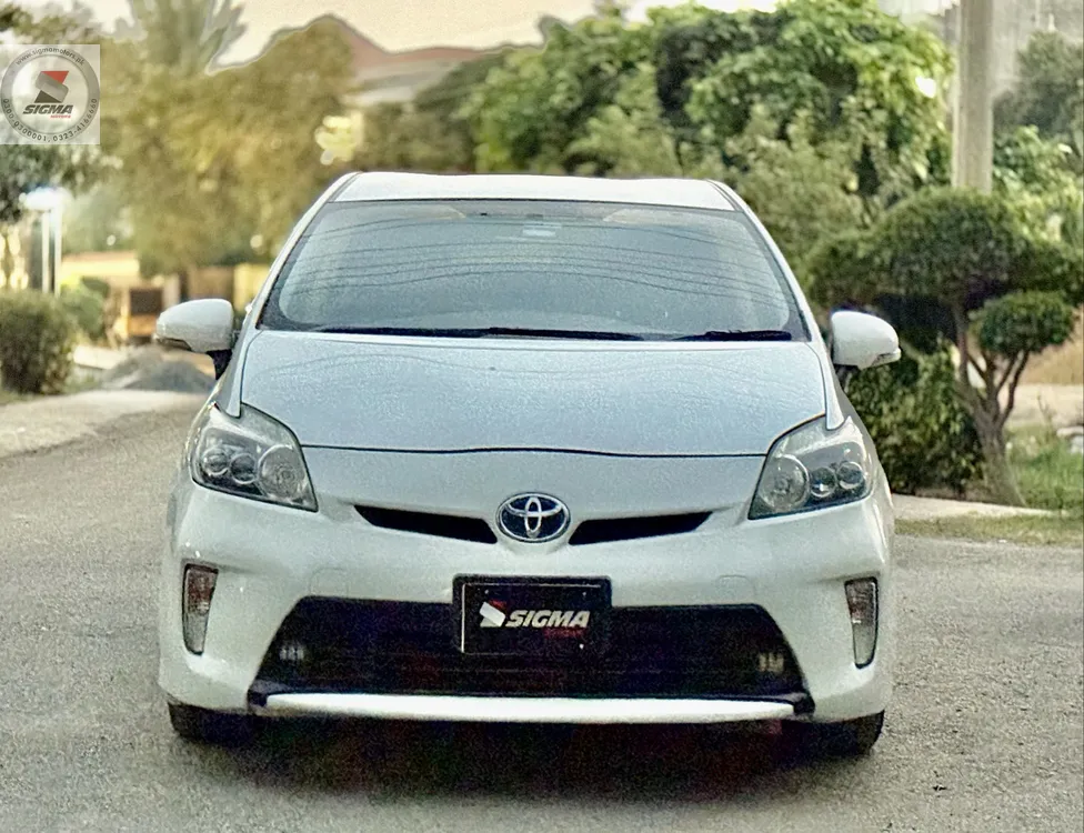 Toyota Prius 2012 for Sale in Lahore Image-1