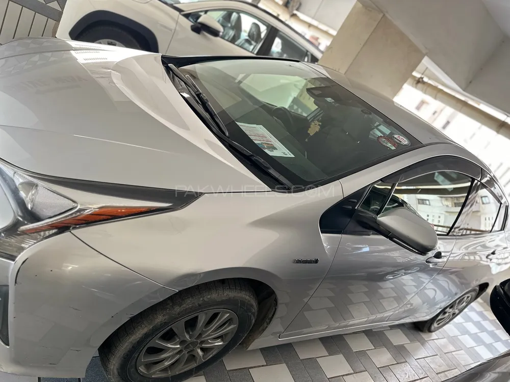 Toyota Prius 2021 for Sale in Karachi Image-1