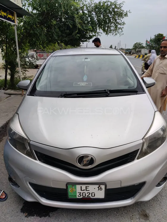 Toyota Vitz 2012 for Sale in Swabi Image-1