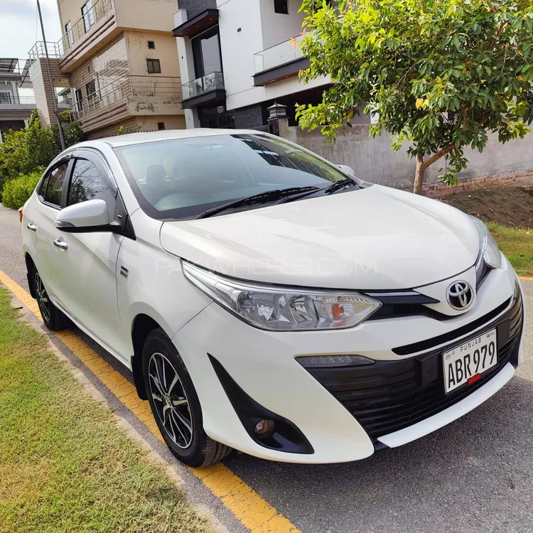 Toyota Yaris Sedan 2020 for Sale in Lahore Image-1