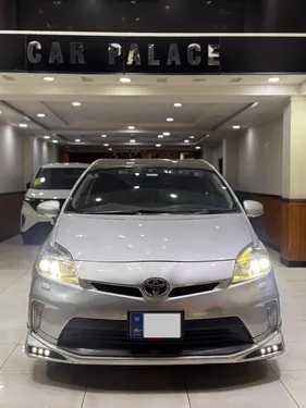 Toyota Prius S Touring Selection 1.8 2012