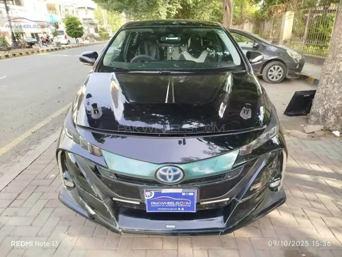 Toyota Prius PHV (Plug In Hybrid) 2017