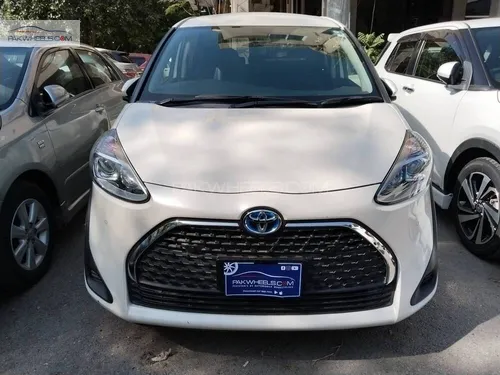 Toyota Sienta X 2019