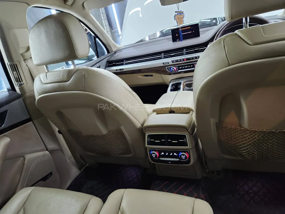 Audi Q7 2017 for Sale in Islamabad Audi Q7 2017 for Sale in Islamabad Image-11