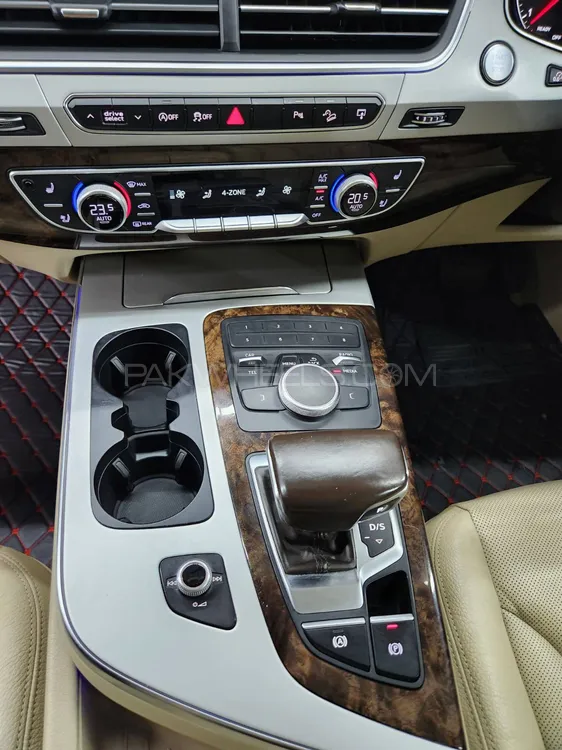 Audi Q7 2017 for Sale in Islamabad Audi Q7 2017 for Sale in Islamabad Image-18
