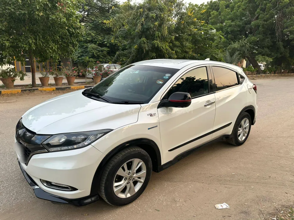 Honda Vezel 2016 for Sale in Karachi Image-1