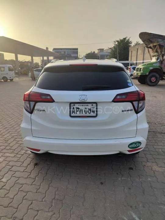 Honda Vezel 2016 for Sale in Mandi bahauddin Image-1